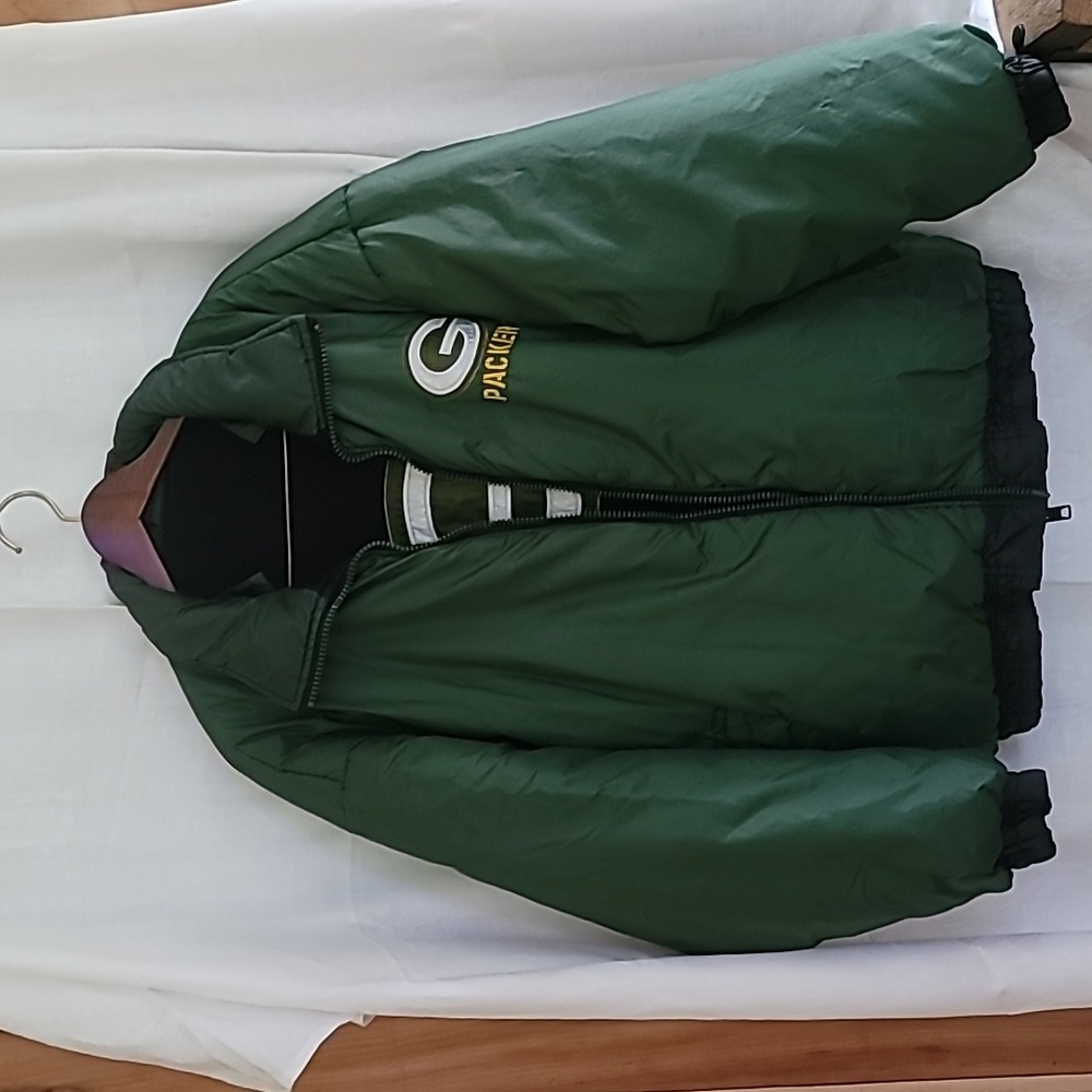 A Greenbay Packers winter coat, size 2XL